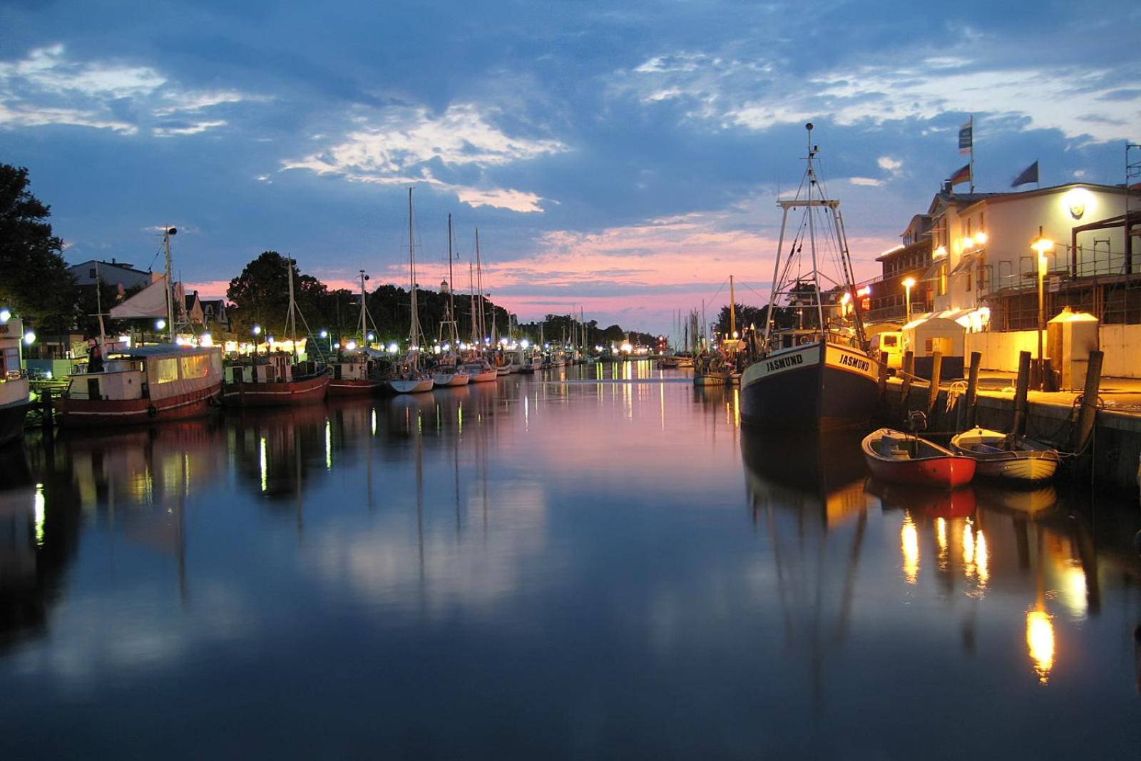 Ostseeblick, Direkt Am Alten Strom Rostock Exterior photo